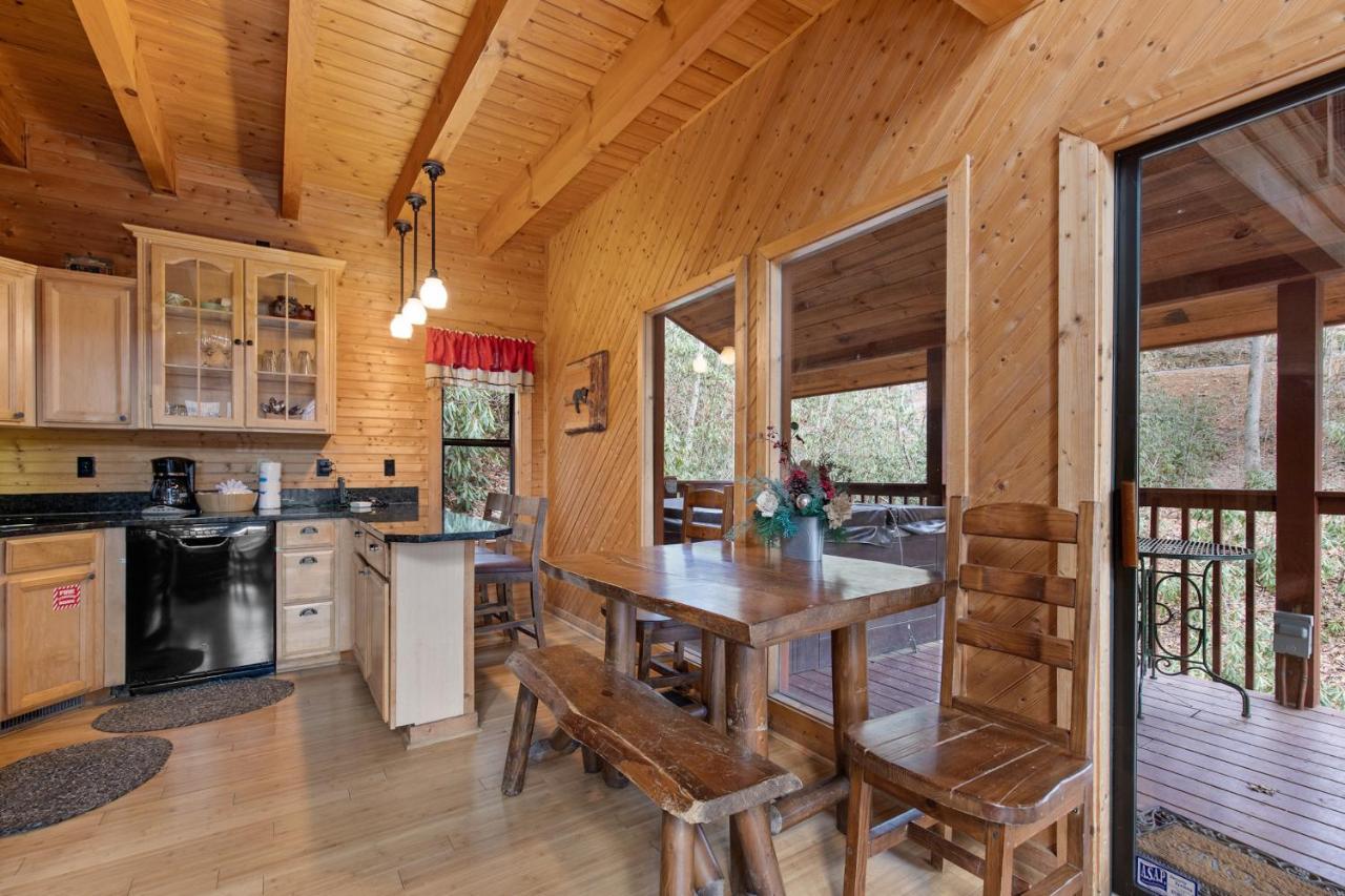 Dreams & Streams Villa Gatlinburg Exterior photo